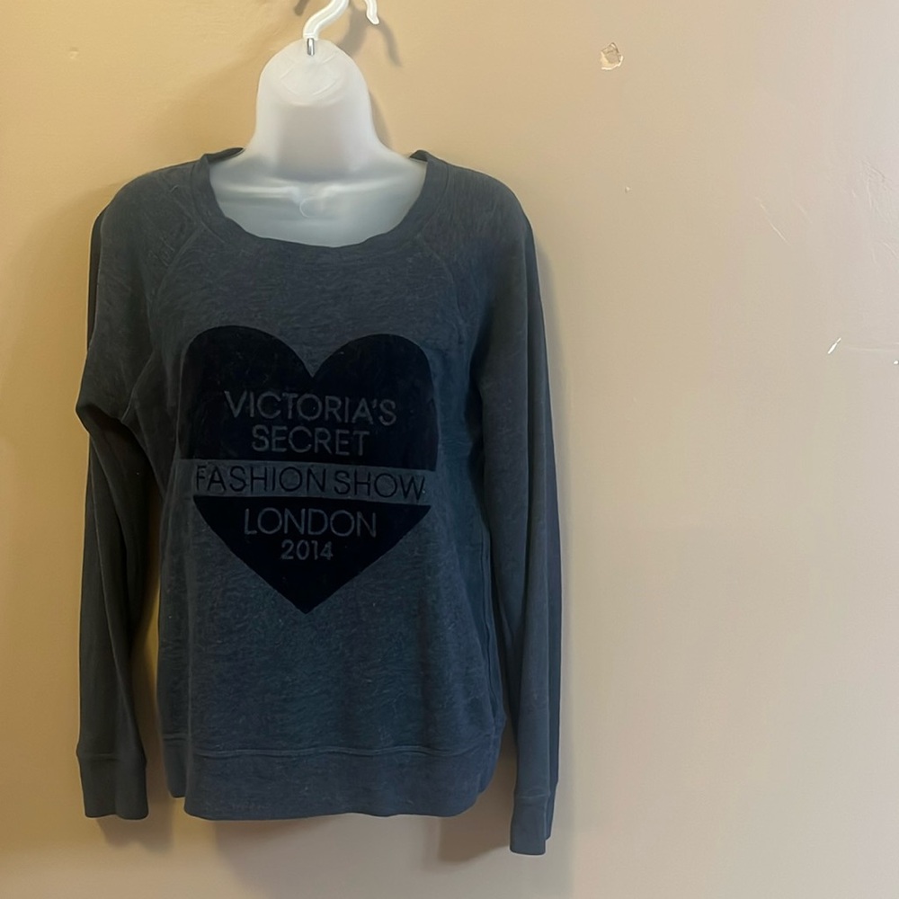 Victoria’s Secret • Velvet Heart VS Fashion Show 2014 Pullover Sweatshirt - Picture 2 of 8